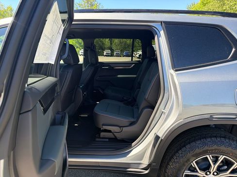 New 2026 GMC Acadia AT4 w/ LPO, All-Weather Package AWD/4WD image 20