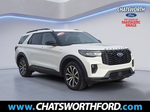 Used 2025 Ford Explorer ST-Line w/ Premium Package RWD image 1