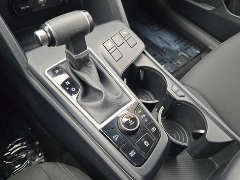 Used 2024 Kia Sportage LX image 25