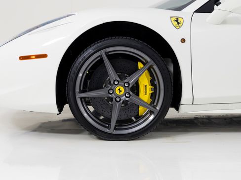 Used 2015 Ferrari 458 Spider image 12