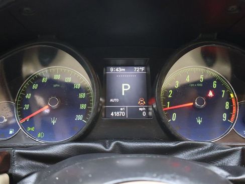 Used 2015 Maserati GranTurismo Convertible RWD image 17