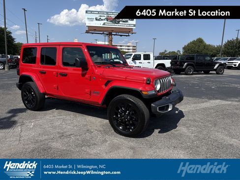Certified 2025 Jeep Wrangler Unlimited Sahara w/ Safety Group AWD/4WD image 1