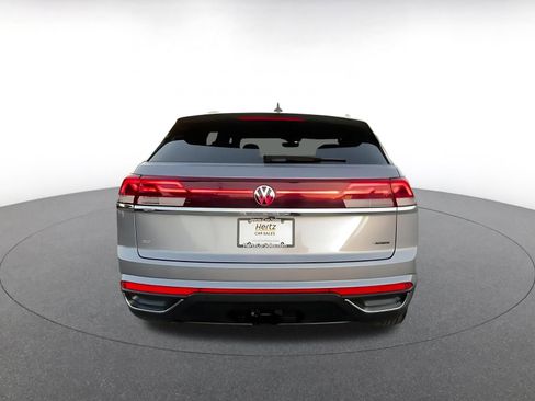 Used 2025 Volkswagen Atlas Cross Sport SE image 12
