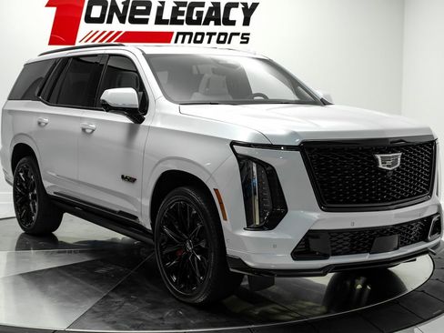 Used 2026 Cadillac Escalade V w/ LPO, ONYX Package AWD/4WD image 3