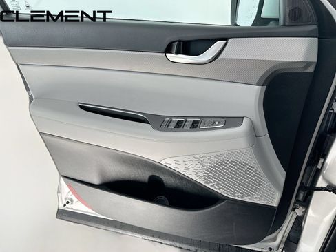 Certified 2025 Hyundai Palisade SEL FWD image 27