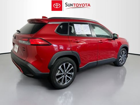 Used 2024 Toyota Corolla Cross XLE image 4