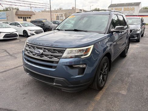 Used 2018 Ford Explorer XLT w/ Equipment Group 202A AWD/4WD image 6
