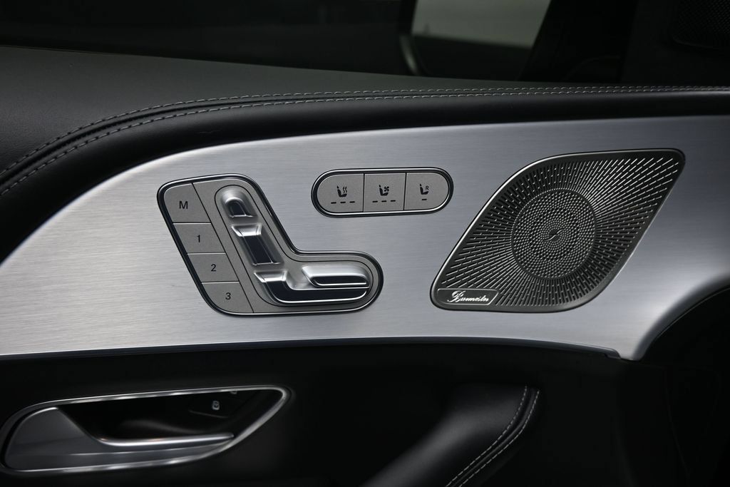 Used 2025 Mercedes-Benz GLS 63 AMG 4MATIC image 9