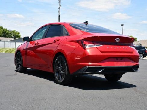 Used 2021 Hyundai Elantra SEL w/ Cargo Package FWD image 5