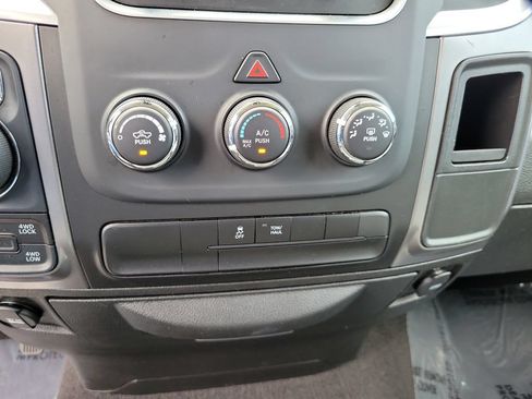 Used 2024 RAM 1500 Classic SLT AWD/4WD image 28