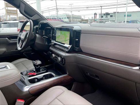 Used 2022 GMC Sierra 1500 SLT w/ SLT Premium Plus Package image 14