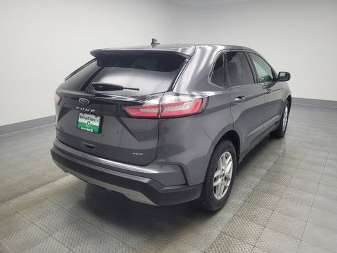 Used 2024 Ford Edge SEL image 9