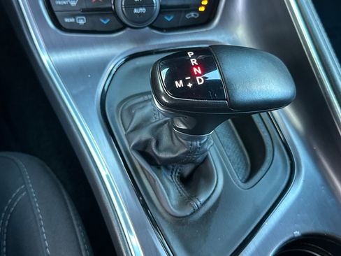 Used 2016 Dodge Challenger SXT image 16