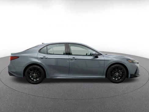 Used 2026 Toyota Camry SE FWD image 10