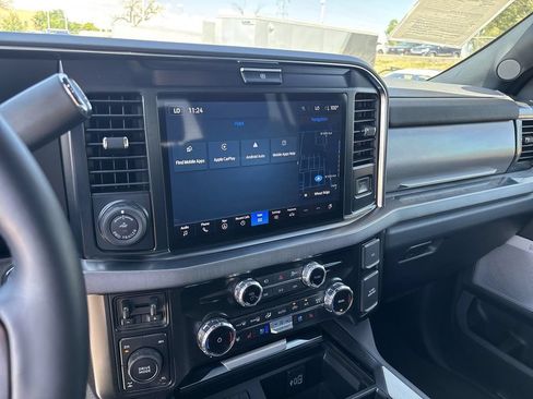 Used 2026 Ford F250 Platinum AWD/4WD image 14