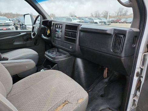 Used 2011 Chevrolet Express 3500 Extended image 22