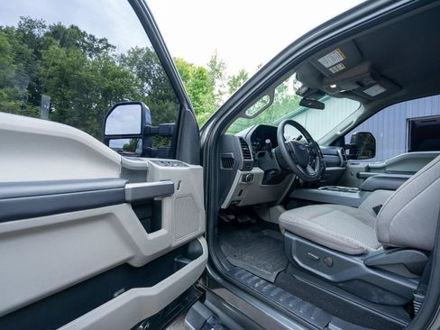 Used 2020 Ford F250 XLT w/ XLT Premium Package AWD/4WD image 12