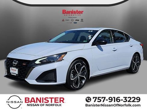 Certified 2024 Nissan Altima 2.5 SR w/ SR Premium Package FWD image 1