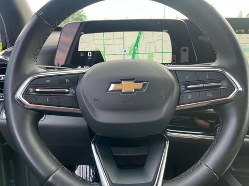 Used 2025 Chevrolet Equinox LT FWD image 30