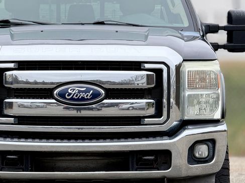 Used 2011 Ford F250 Lariat w/ Lariat Interior Pkg image 12