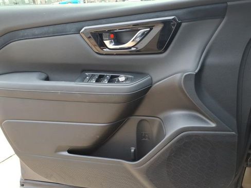 Used 2025 Subaru Forester Limited image 19