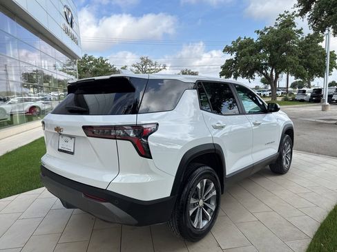 Used 2026 Chevrolet Equinox LT w/ Convenience Package II image 5