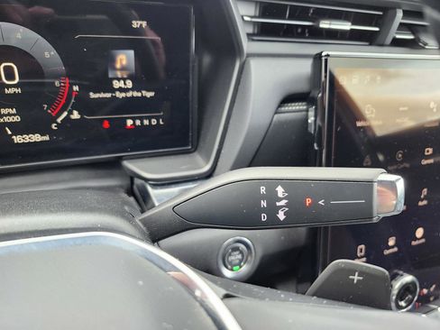 Used 2025 GMC Terrain Elevation image 14