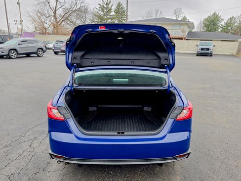 Used 2025 Toyota Camry SE image 45