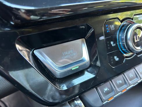 Used 2024 GMC Sierra 1500 AT4 w/ Technology Package AWD/4WD image 32