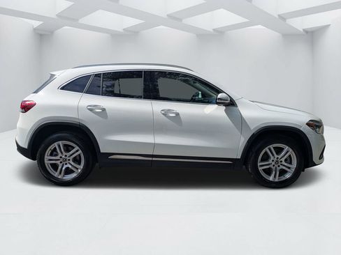 Used 2021 Mercedes-Benz GLA 250 4MATIC image 2