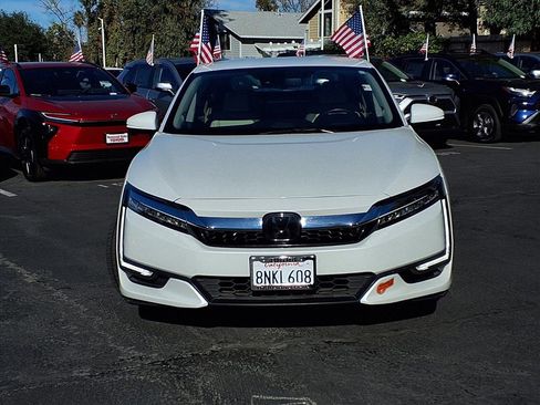 Used 2019 Honda Clarity Touring image 2