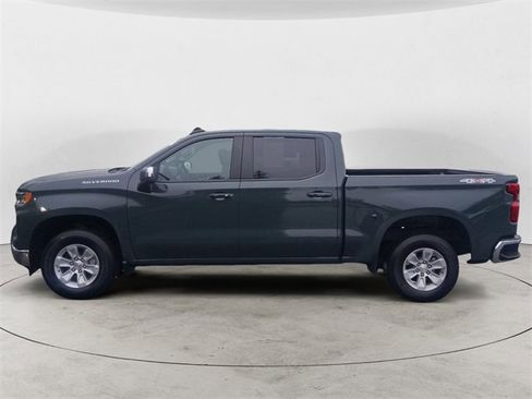 Used 2025 Chevrolet Silverado 1500 LT image 2