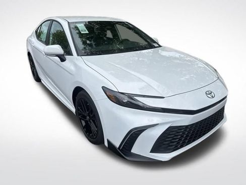 New 2026 Toyota Camry SE image 7