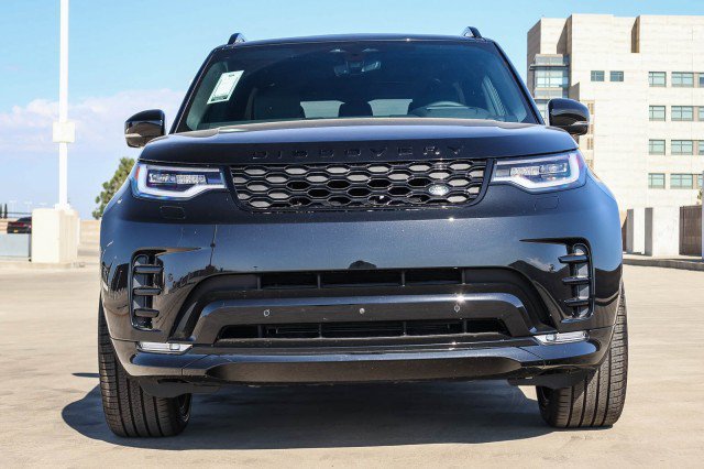 Certified 2025 Land Rover Discovery Dynamic SE AWD/4WD image 2