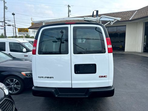 Used 2018 GMC Savana 2500 w/ Driver Convenience Package image 4