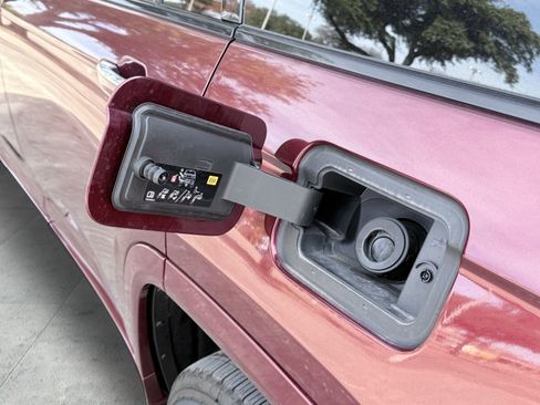 Used 2021 Jeep Grand Cherokee L Overland w/ Trailer Tow Package image 92