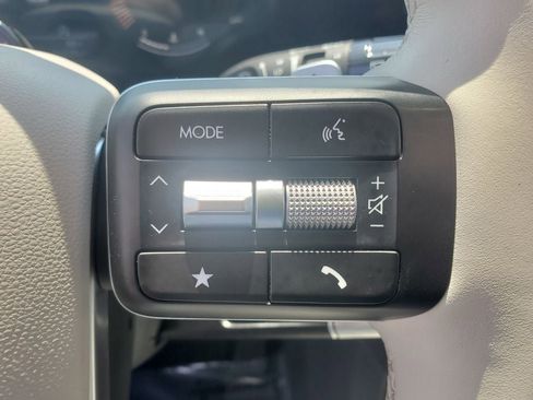 Used 2025 Hyundai Santa Fe SEL FWD image 29