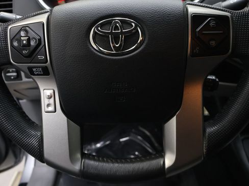 Used 2015 Toyota Tacoma 4x4 Double Cab w/ TRD Off-Road Package image 18
