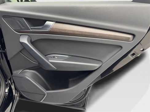 Used 2023 Audi Q5 2.0T Premium image 43