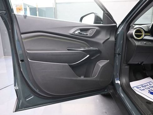 New 2026 Chevrolet Trax LT w/ Driver Confidence Package FWD image 8