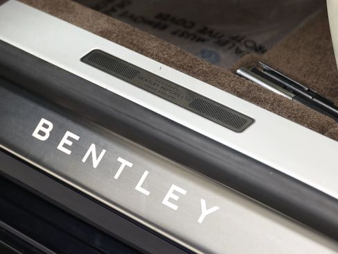 Used 2020 Bentley Flying Spur W12 image 18