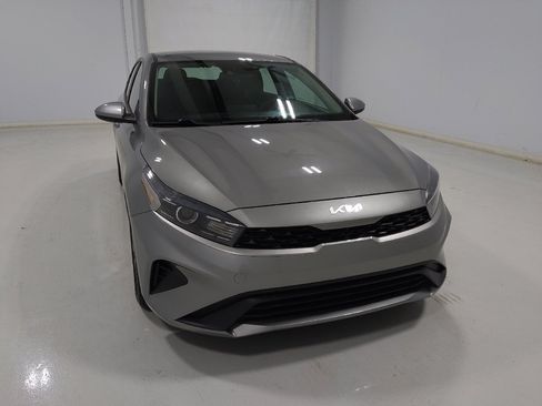 Used 2022 Kia Forte LXS FWD image 14