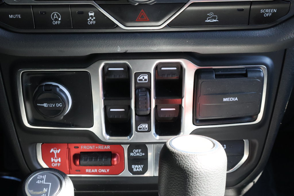 Used 2025 Jeep Wrangler Unlimited Rubicon AWD/4WD image 18