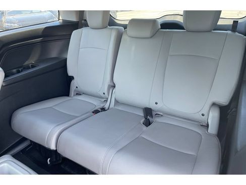 Used 2018 Honda Odyssey EX-L image 18