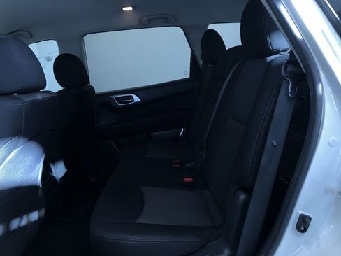 Used 2017 Nissan Pathfinder S image 20