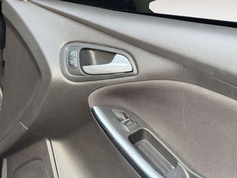Used 2017 Ford Focus ST FWD image 25