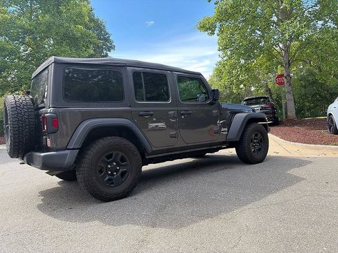 Used 2020 Jeep Wrangler Unlimited Sport AWD/4WD image 3