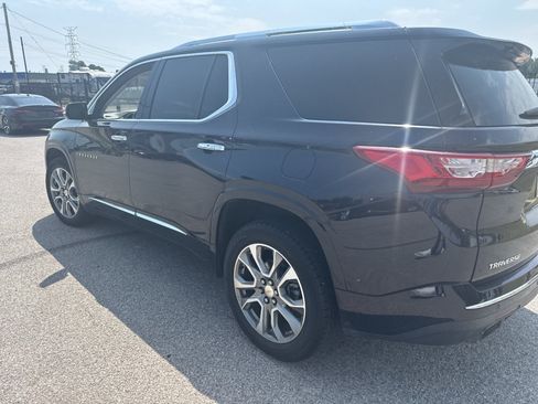 Used 2020 Chevrolet Traverse Premier w/ LPO, Floor Liner Package FWD image 3