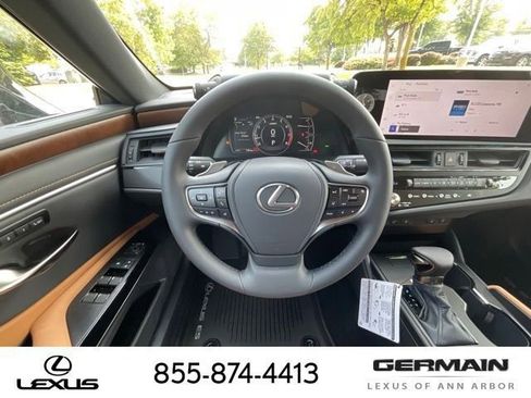 New 2025 Lexus ES 350 w/ Premium Package image 16