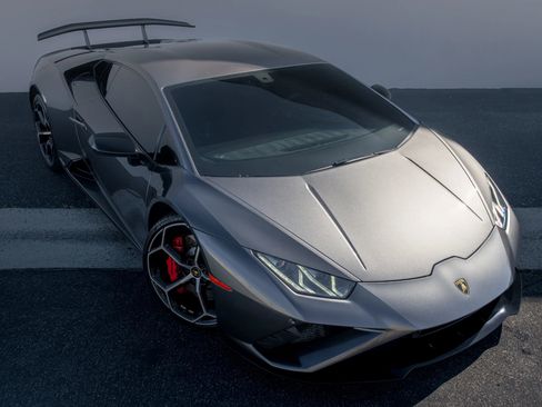 Used 2021 Lamborghini Huracan EVO image 4